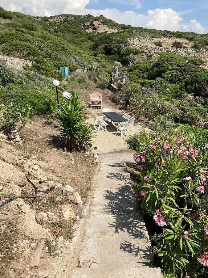 Villa Wanda - Seafront Apartment On Cala Burantino With Private Cove Альгеро