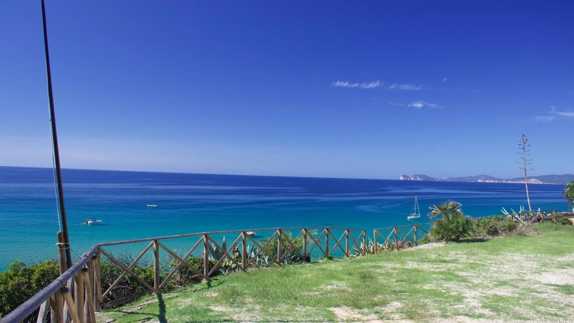 Villa Wanda - Seafront Apartment On Cala Burantino With Private Cove Альгеро